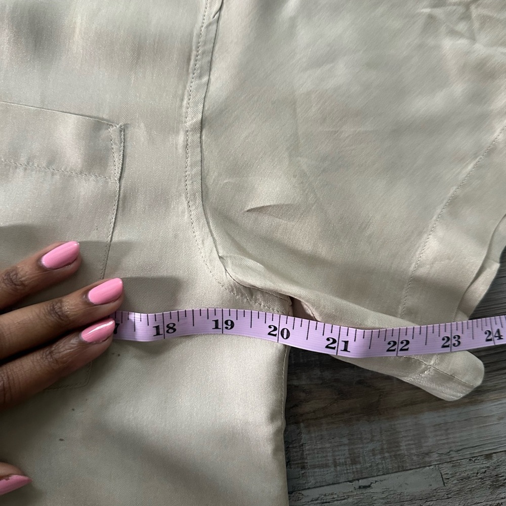 Vintage Women’s 100% Silk Small Short Sleeved Collared Shirt - Picture 5 of 7